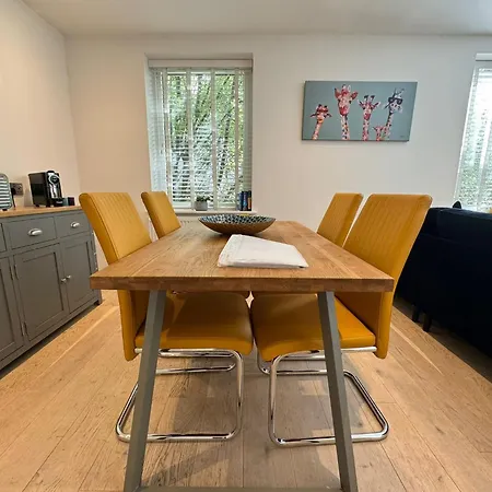 Spacious & Light 2Bed, 2Bath In The Heart Of Windsor Exterior foto