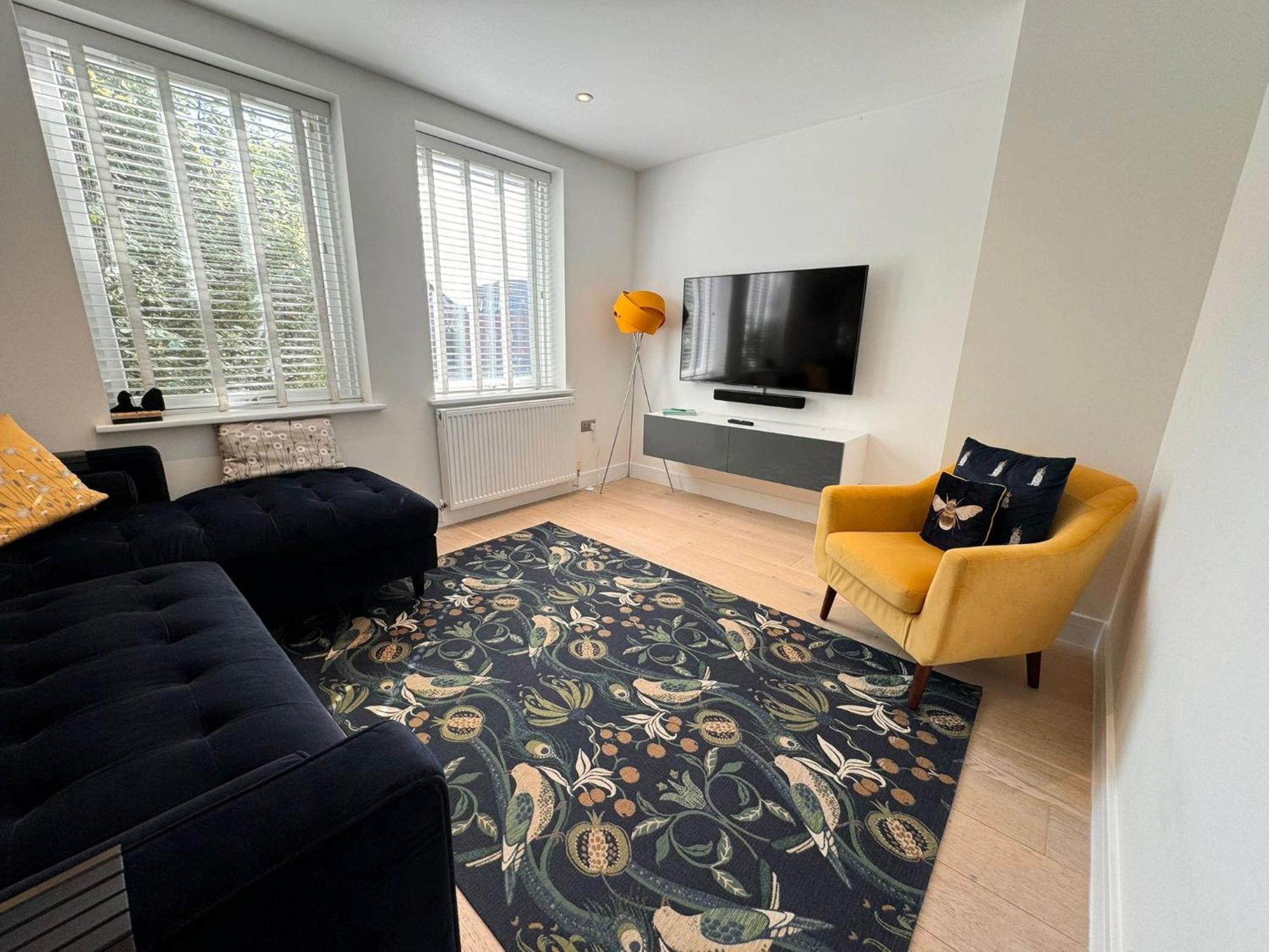 Spacious & Light 2bed, 2bath In The Heart Of